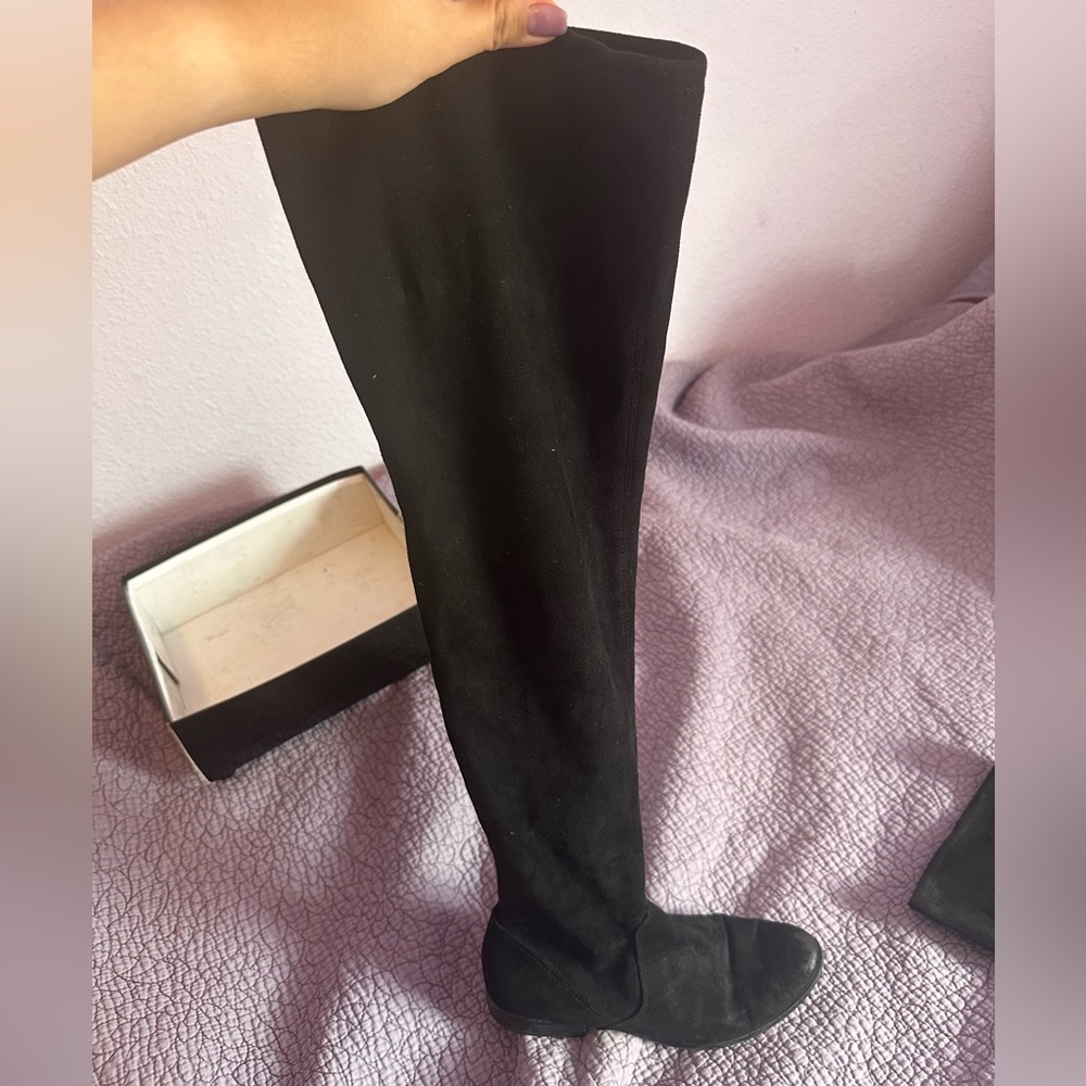 Black thigh high ALDO boots. Gently worn- great with a mini skirt or some jeans! - Picture 4 of 4